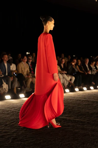 Look 25